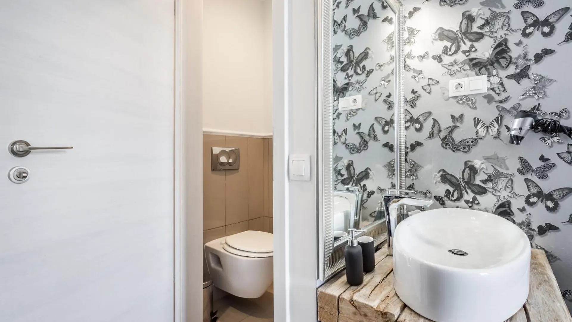 Nador Boutique Suites - Best Location, By Bqa Budapešť Bed & Breakfast