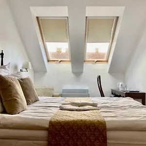  Pensionat Opera16 Guestrooms