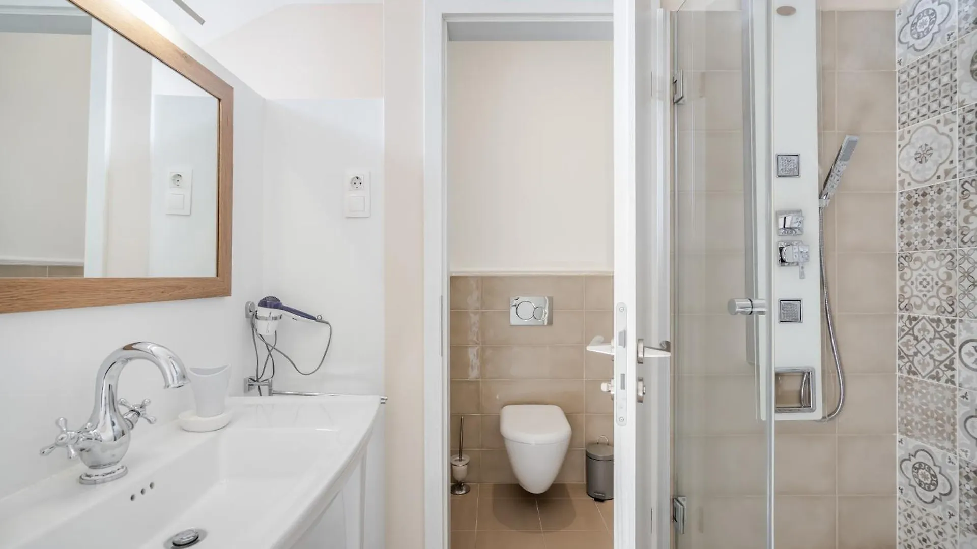 Nador Boutique Suites - Best Location, By Bqa Budapest Bed & Breakfast